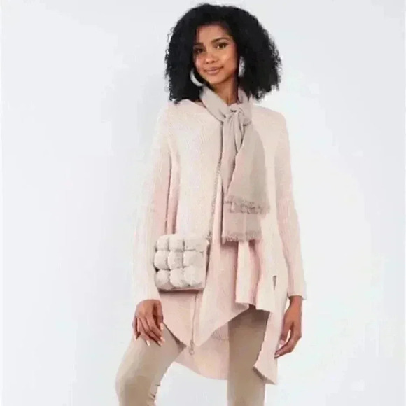 Baby Soft Pink V-Neck Asymmetrical Oversized Long Sleeve Gold Zipper detailed sw - Picture 1 of 4